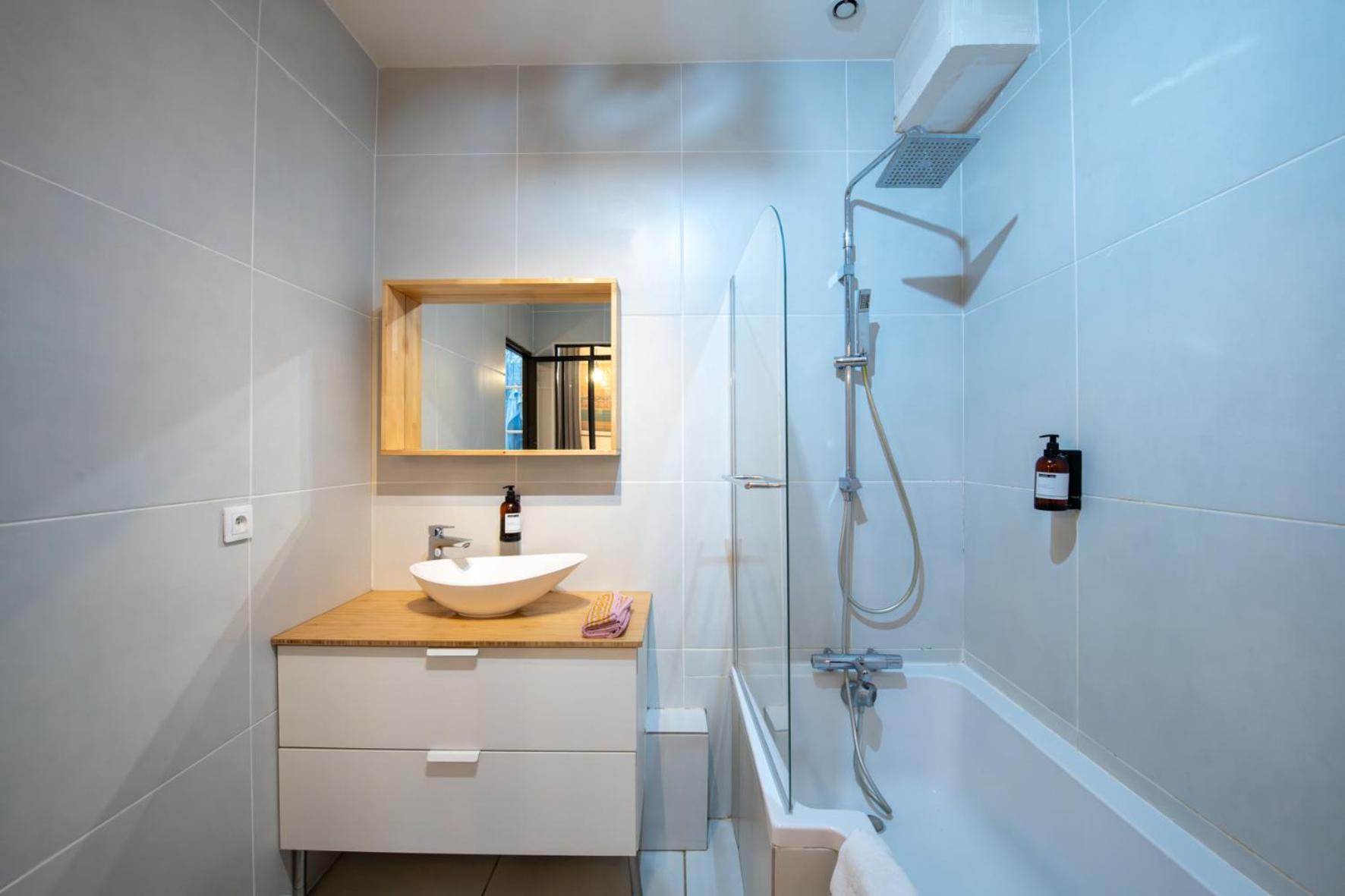 Suite Du Vieux Lyon Cosy & Calme - Le Quarantaine Luaran gambar